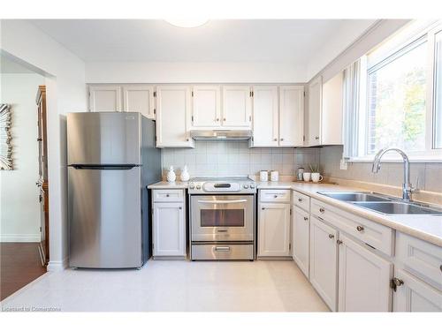 40-586 Renforth Drive, Etobicoke, ON - Indoor Photo Showing Kitchen With Double Sink