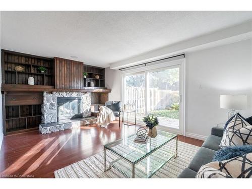 40-586 Renforth Drive, Etobicoke, ON - Indoor Photo Showing Living Room With Fireplace