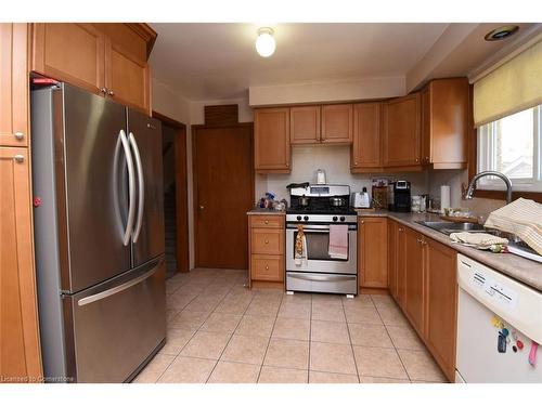 152 West 4Th Street, Hamilton, ON - Indoor Photo Showing Kitchen With Double Sink