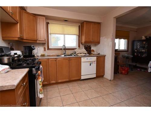 152 West 4Th Street, Hamilton, ON - Indoor Photo Showing Kitchen With Double Sink