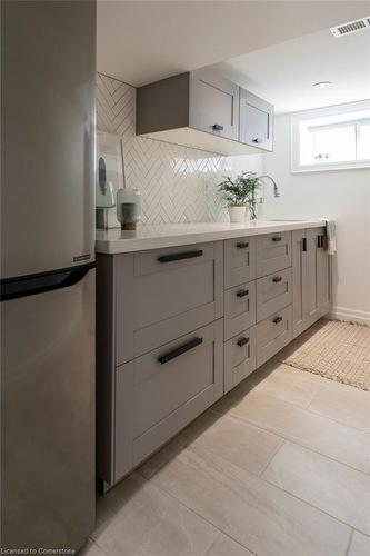 418 Macnab Street N, Hamilton, ON - Indoor Photo Showing Kitchen