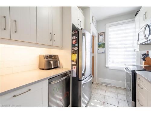 261 Darling Street, Brantford, ON - Indoor Photo Showing Kitchen