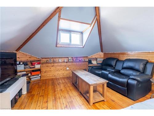 261 Darling Street, Brantford, ON - Indoor Photo Showing Living Room