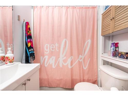 261 Darling Street, Brantford, ON - Indoor Photo Showing Bathroom