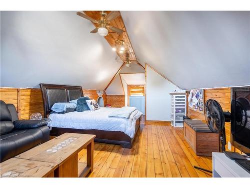 261 Darling Street, Brantford, ON - Indoor Photo Showing Bedroom