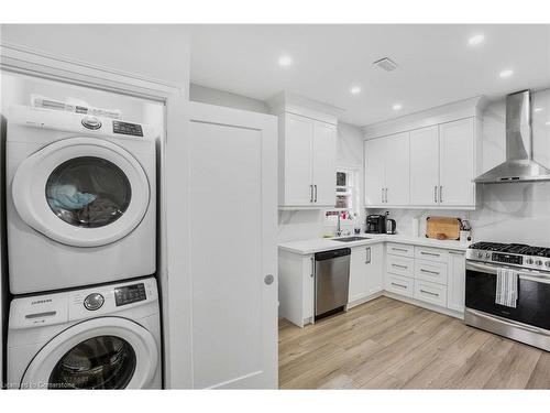 99 Chestnut Avenue, Hamilton, ON - Indoor Photo Showing Laundry Room