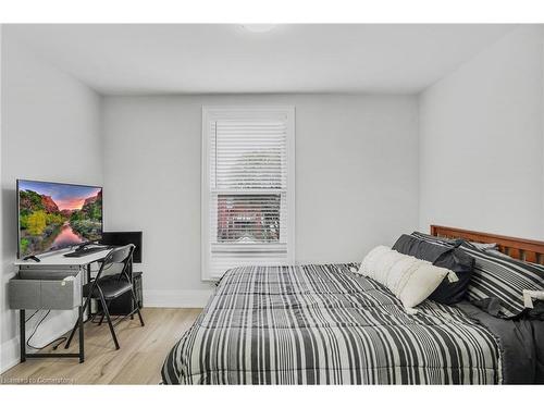 99 Chestnut Avenue, Hamilton, ON - Indoor Photo Showing Bedroom