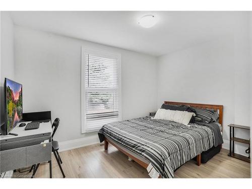 99 Chestnut Avenue, Hamilton, ON - Indoor Photo Showing Bedroom