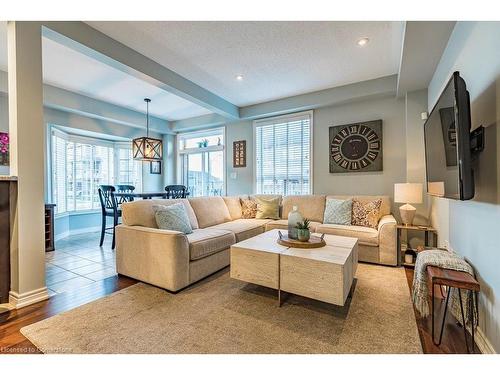 4 Marina Point Crescent, Hamilton, ON - Indoor Photo Showing Living Room