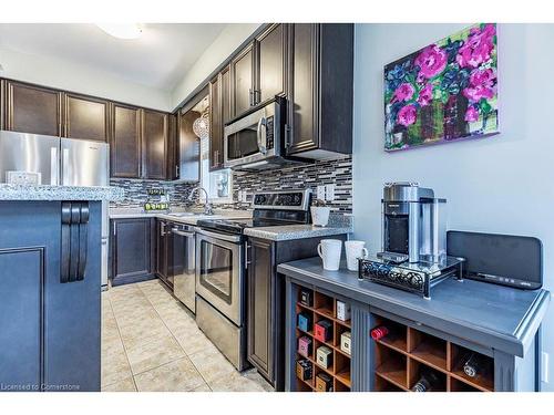 4 Marina Point Crescent, Hamilton, ON - Indoor Photo Showing Kitchen With Upgraded Kitchen