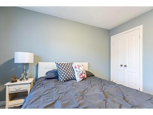 4 Marina Point Crescent, Hamilton, ON - Indoor Photo Showing Bedroom