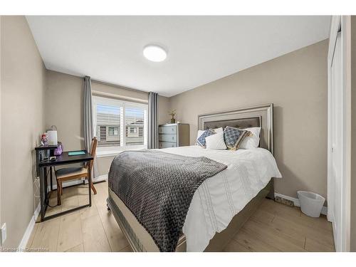 21-1890 Rymal Road East, Hamilton, ON - Indoor Photo Showing Bedroom