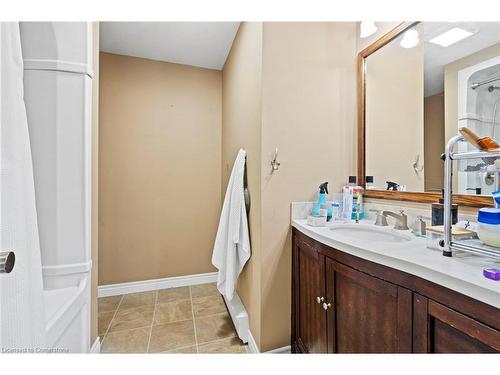 16-91 Livingston Avenue, Grimsby, ON - Indoor Photo Showing Bathroom