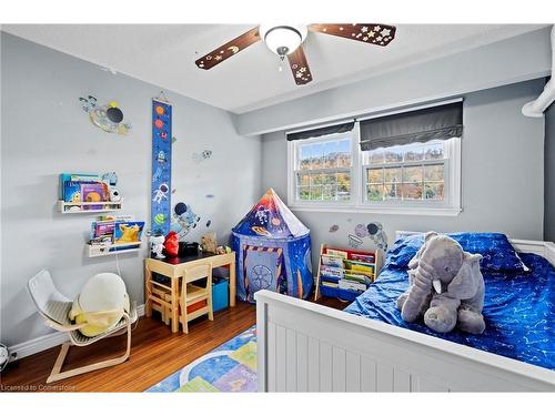 16-91 Livingston Avenue, Grimsby, ON - Indoor Photo Showing Bedroom