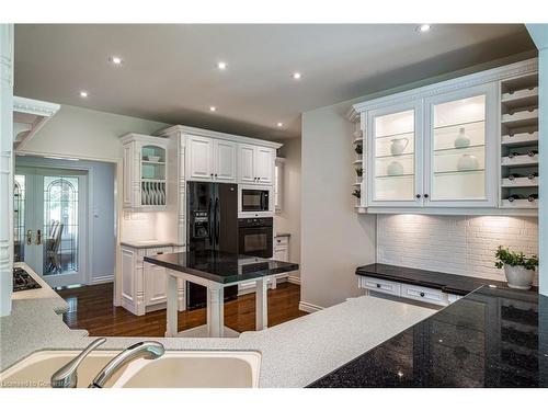 53 Ranch Road, Brantford, ON - Indoor Photo Showing Kitchen With Upgraded Kitchen