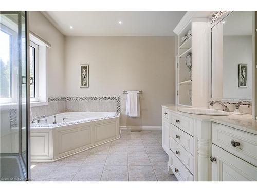 53 Ranch Road, Brantford, ON - Indoor Photo Showing Bathroom