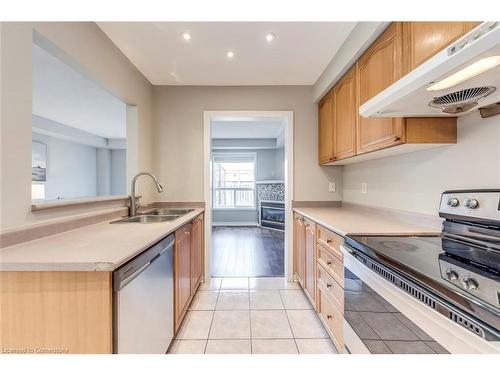 4401 Peter Drive, Burlington, ON - Indoor Photo Showing Kitchen With Double Sink