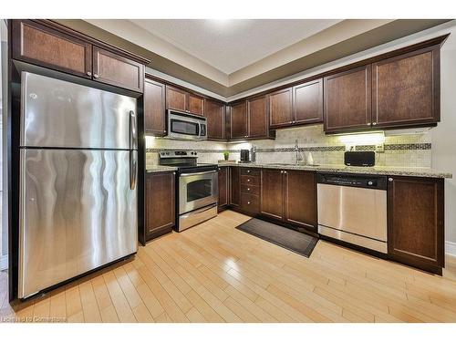 4-540 Guelph Line, Burlington, ON - Indoor Photo Showing Kitchen