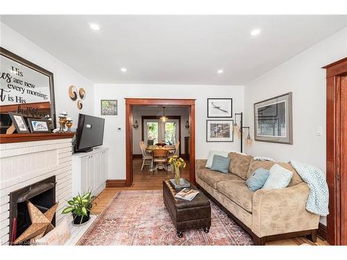 18 Cliff Avenue, Hamilton, ON - Indoor Photo Showing Living Room With Fireplace