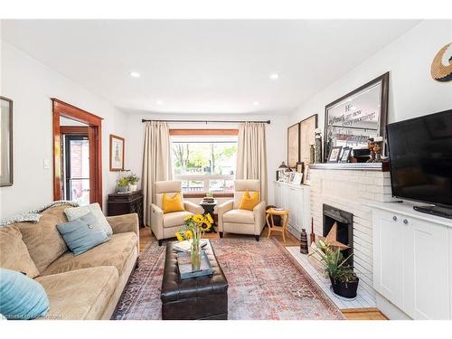 18 Cliff Avenue, Hamilton, ON - Indoor Photo Showing Living Room With Fireplace