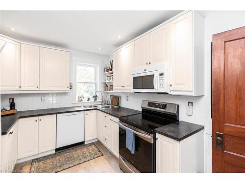 18 Cliff Avenue, Hamilton, ON - Indoor Photo Showing Kitchen