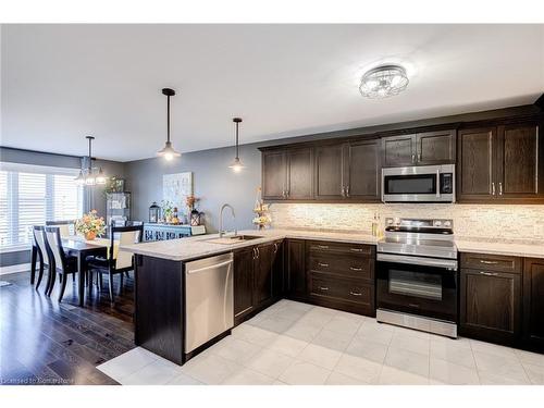 4003 Lower Coach Road, Stevensville, ON - Indoor Photo Showing Kitchen With Upgraded Kitchen