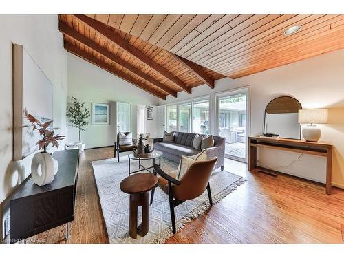 2225 Shardawn Mews, Mississauga, ON - Indoor Photo Showing Living Room