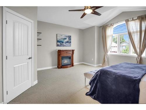 4896 Allan Court, Beamsville, ON - Indoor Photo Showing Bedroom