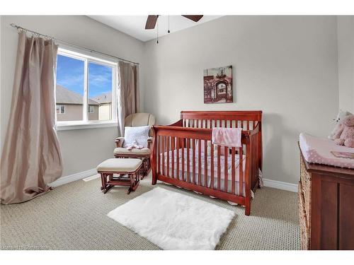 4896 Allan Court, Beamsville, ON - Indoor Photo Showing Bedroom