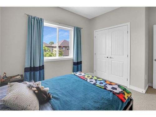 4896 Allan Court, Beamsville, ON - Indoor Photo Showing Bedroom