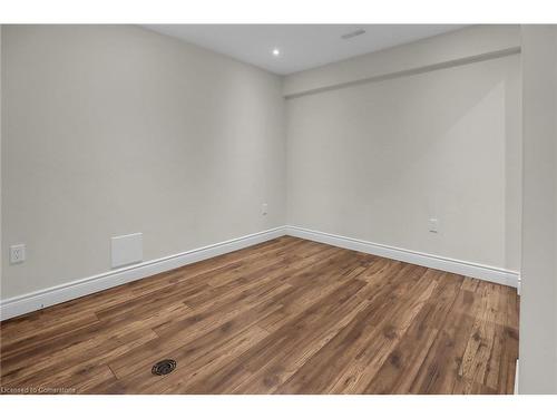 4896 Allan Court, Beamsville, ON - Indoor Photo Showing Other Room