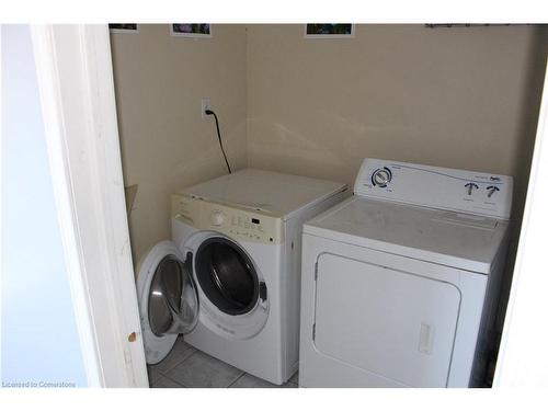 311 East Avenue N, Hamilton, ON - Indoor Photo Showing Laundry Room