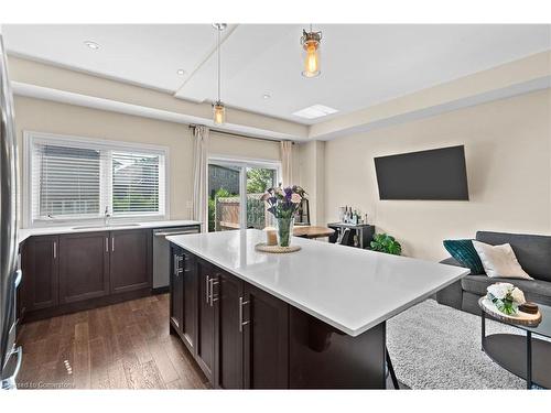 13-377 Glancaster Road, Ancaster, ON - Indoor Photo Showing Kitchen