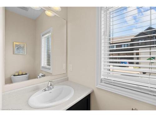 13-377 Glancaster Road, Ancaster, ON - Indoor Photo Showing Bathroom