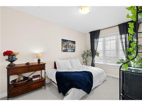 13-377 Glancaster Road, Ancaster, ON - Indoor Photo Showing Bedroom