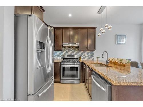 1519 Farmstead Drive, Milton, ON - Indoor Photo Showing Kitchen With Stainless Steel Kitchen With Double Sink With Upgraded Kitchen