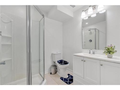 1519 Farmstead Drive, Milton, ON - Indoor Photo Showing Bathroom