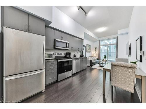 201-3121 Sheppard Ave E, Toronto, ON - Indoor Photo Showing Kitchen