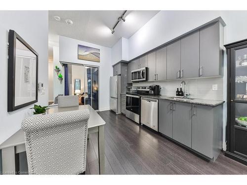 201-3121 Sheppard Ave E, Toronto, ON - Indoor Photo Showing Kitchen