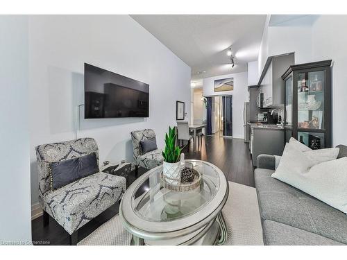 201-3121 Sheppard Ave E, Toronto, ON - Indoor Photo Showing Living Room