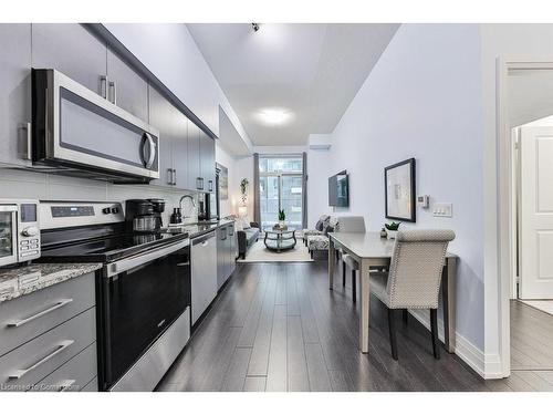 201-3121 Sheppard Ave E, Toronto, ON - Indoor Photo Showing Kitchen