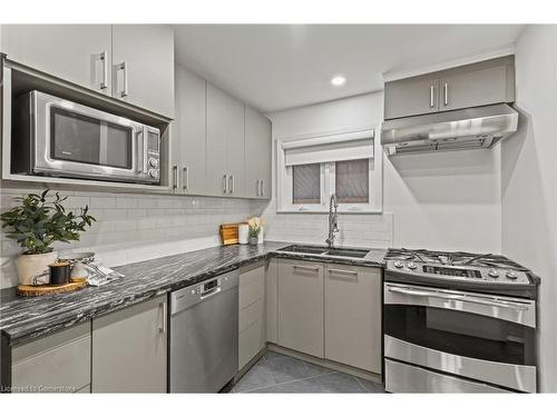 1383 Royal Drive, Burlington, ON - Indoor Photo Showing Kitchen With Double Sink With Upgraded Kitchen