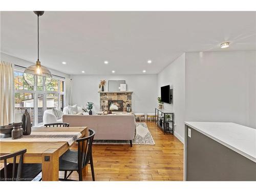 1383 Royal Drive, Burlington, ON - Indoor Photo Showing Dining Room