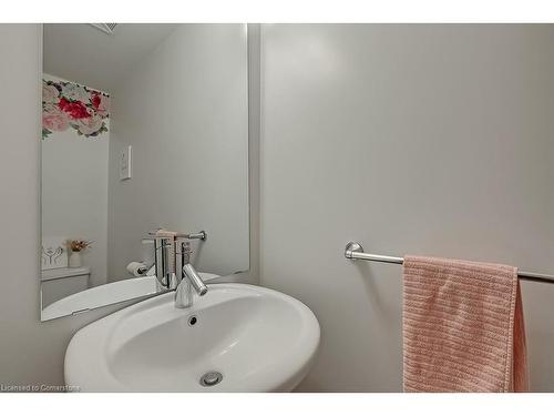 216-1940 Ironstone Drive, Burlington, ON - Indoor Photo Showing Bathroom