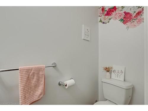 216-1940 Ironstone Drive, Burlington, ON - Indoor Photo Showing Bathroom