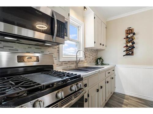 888 Green Mountain Road E, Stoney Creek, ON - Indoor Photo Showing Kitchen With Double Sink