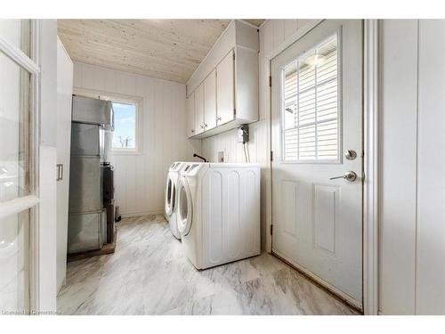 888 Green Mountain Road E, Stoney Creek, ON - Indoor Photo Showing Laundry Room