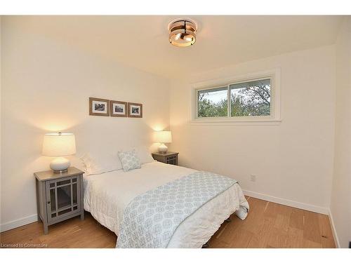 145 Winchester Boulevard, Hamilton, ON - Indoor Photo Showing Bedroom