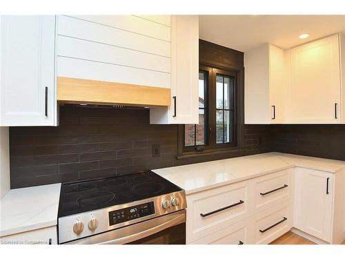 145 Winchester Boulevard, Hamilton, ON - Indoor Photo Showing Kitchen