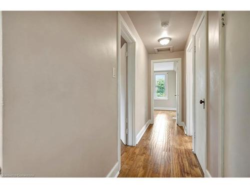 121 King Street E, Stoney Creek, ON - Indoor Photo Showing Other Room